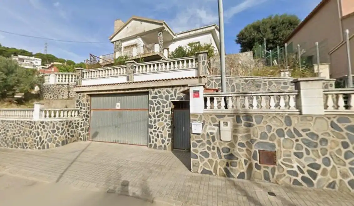 Vista exterior de Casa o chalet en venta en Alella con Jardín privado, Terraza y Balcón
