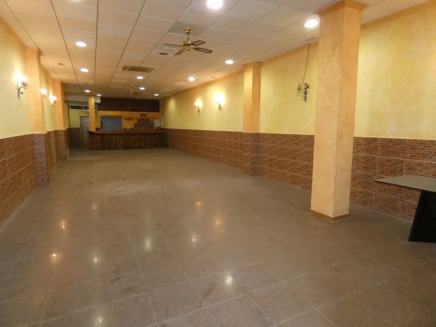 Local comercial en venda a Casco Urbano