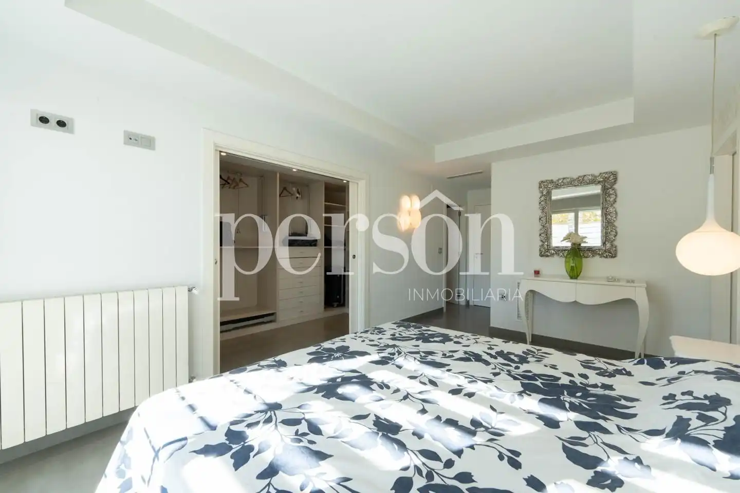 Habitación de Casa o chalet en venta en La Pobla de Vallbona con Aire acondicionado, Calefacción y Jardín privado