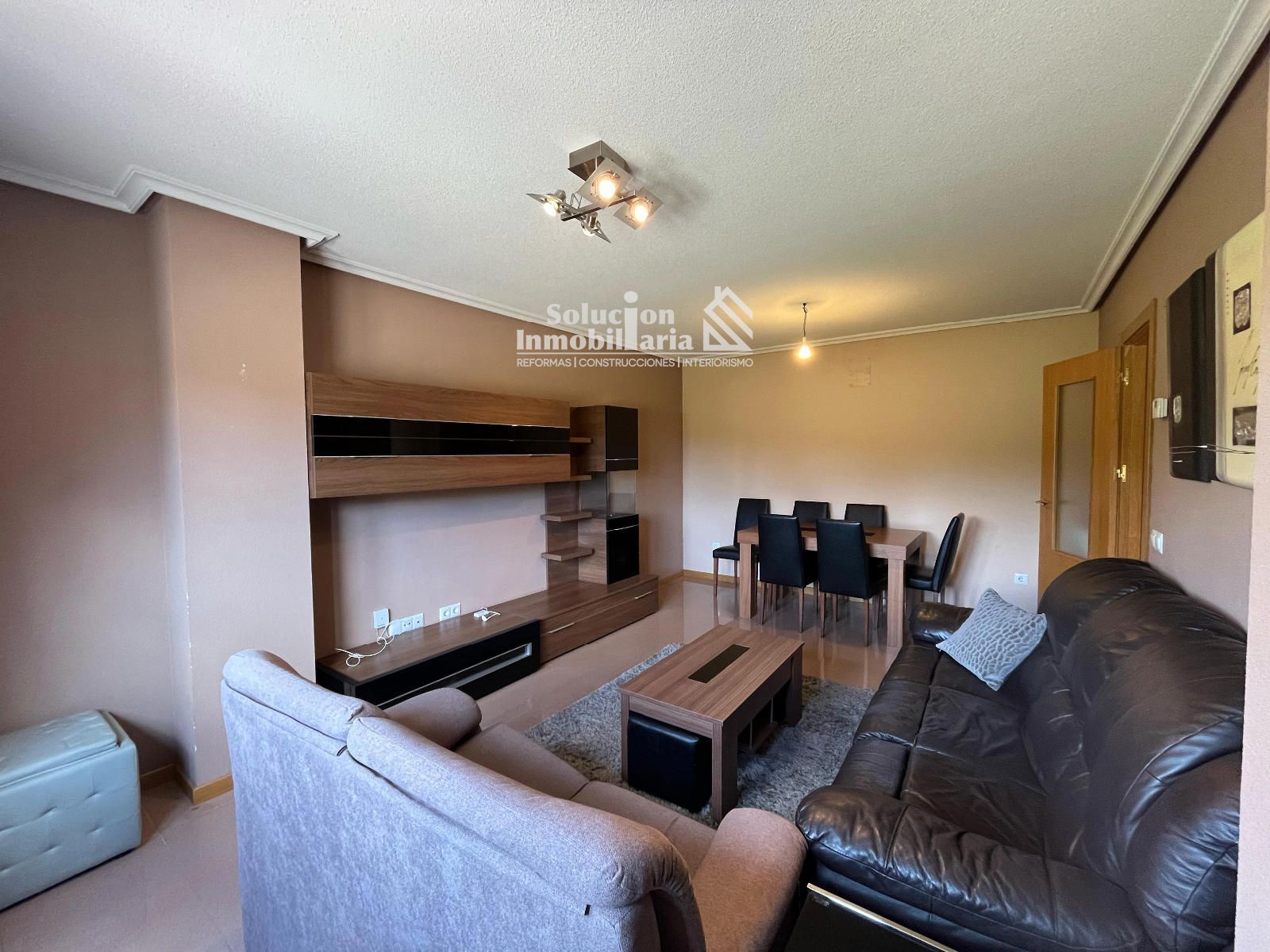 Living room of Flat for sale in Salamanca Capital  with Heating, Storage room and Furnished