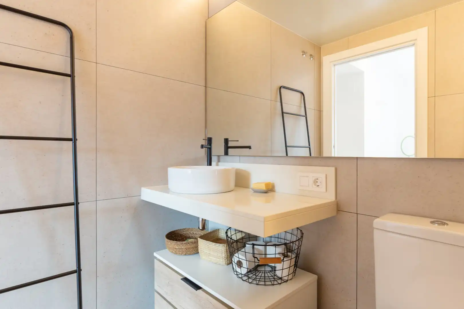 Bathroom of Flat for sale in Sant Pol de Mar  with Air Conditioner, Heating and Terrace