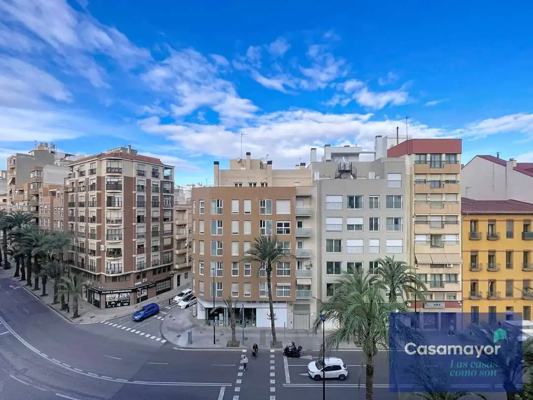 Vista exterior de Pis en venda en Alicante / Alacant amb Aire condicionat, Calefacció i Terrassa