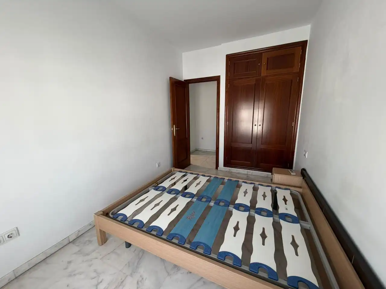 Dormitori de Pis de lloguer en Alcalá de Guadaira amb Aire condicionat, Moblat i Balcó