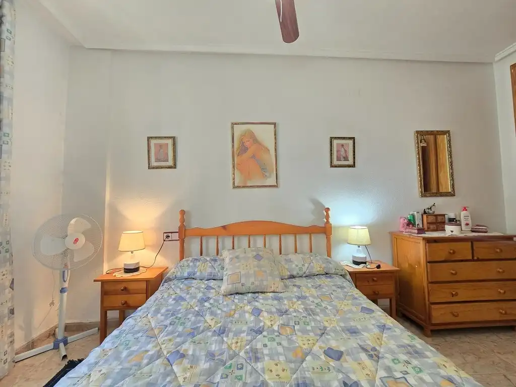 Bedroom of Flat for sale in Torrevieja  with Furnished