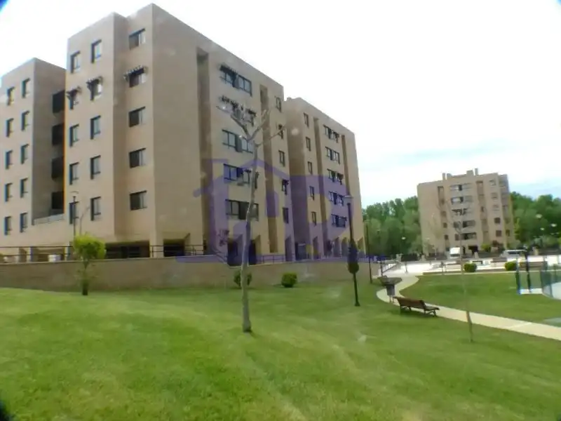 Vista exterior de Pis en venda en Cuenca amb Calefacció, Terrassa i Traster