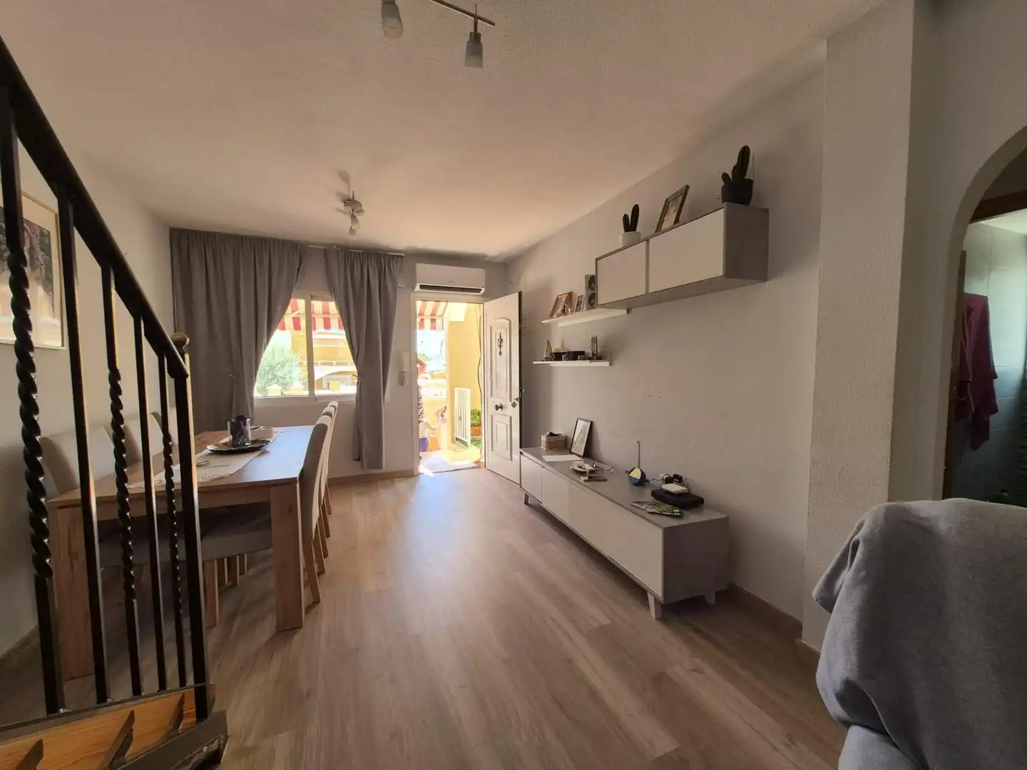 Sala de estar de Casa o chalet en venta en La Nucia con Aire acondicionado, Terraza y Balcón