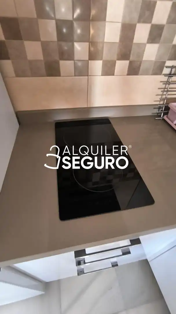 Flat for rent in Sevilla  with Air Conditioner and Furnished