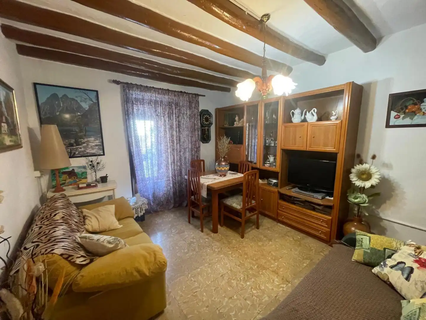 Sala d'estar de Finca rústica en venda en La Granadella amb Calefacció