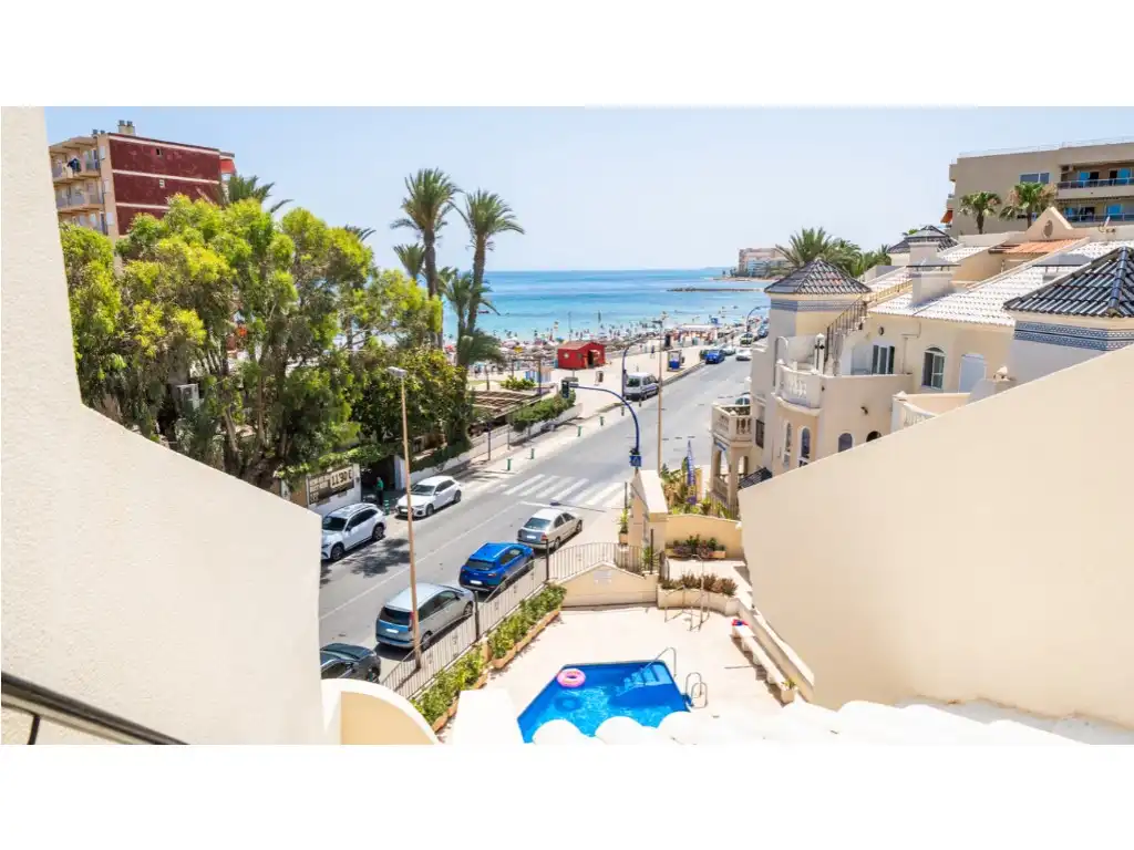 Apartment with pool for sale in Avenida Alfredo Nobel 18, imagen 2