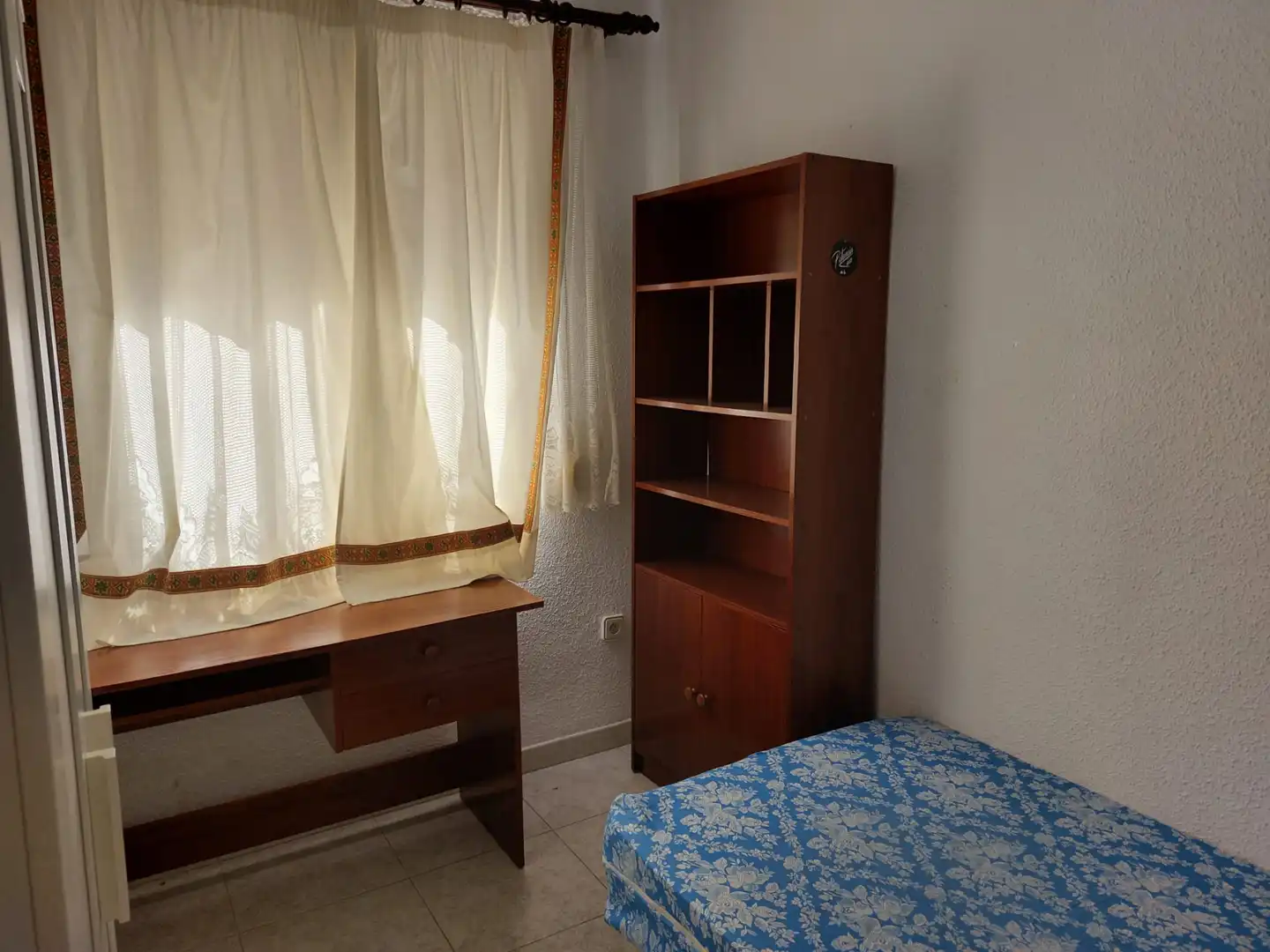 Habitación de Piso de alquiler en Málaga con Amueblado, Horno y Lavadora