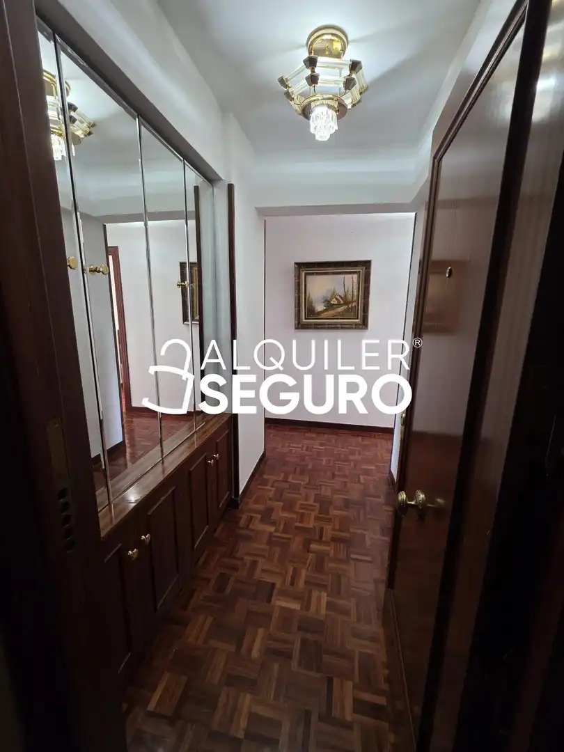 Piso de alquiler en Burgos con Calefacción, Terraza y Amueblado
