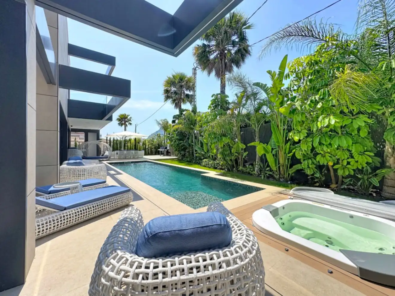 Chalet con piscina en venta en Marisol Park - Ortembach - Los Almendros, imagen 23
