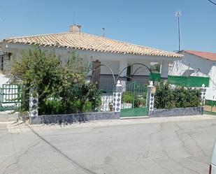 Vista exterior de Casa o xalet en venda en Quesada amb Jardí privat, Terrassa i Traster