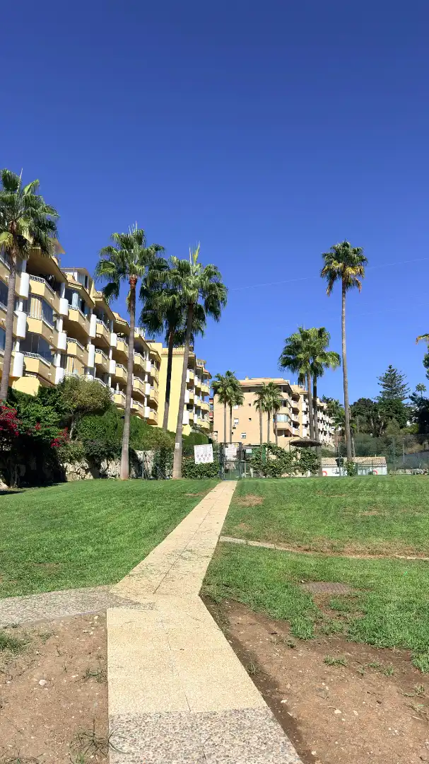 Vista exterior de Pis en venda en Fuengirola amb Aire condicionat, Calefacció i Terrassa