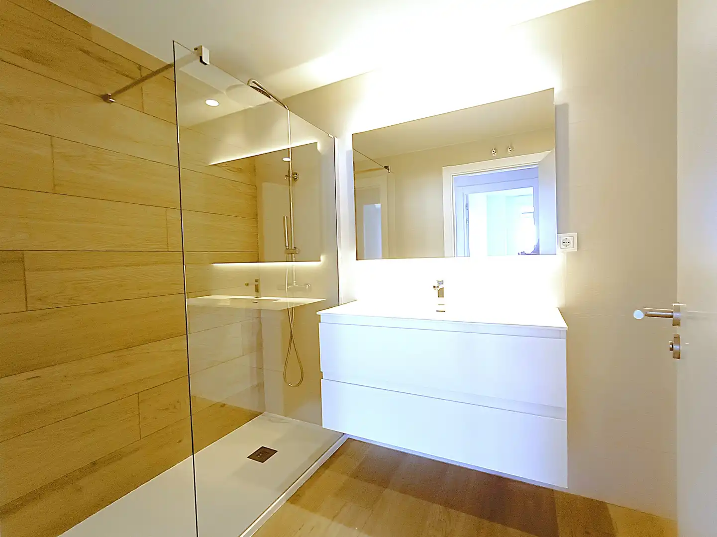 Baño de Piso de alquiler en  Pamplona / Iruña con Calefacción, Terraza y Trastero