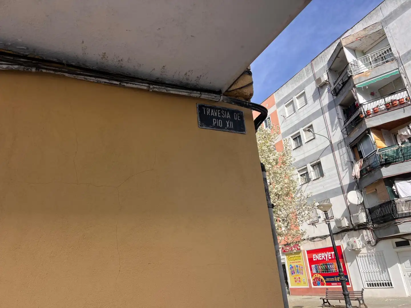 Vista exterior de Piso en venta en Parla