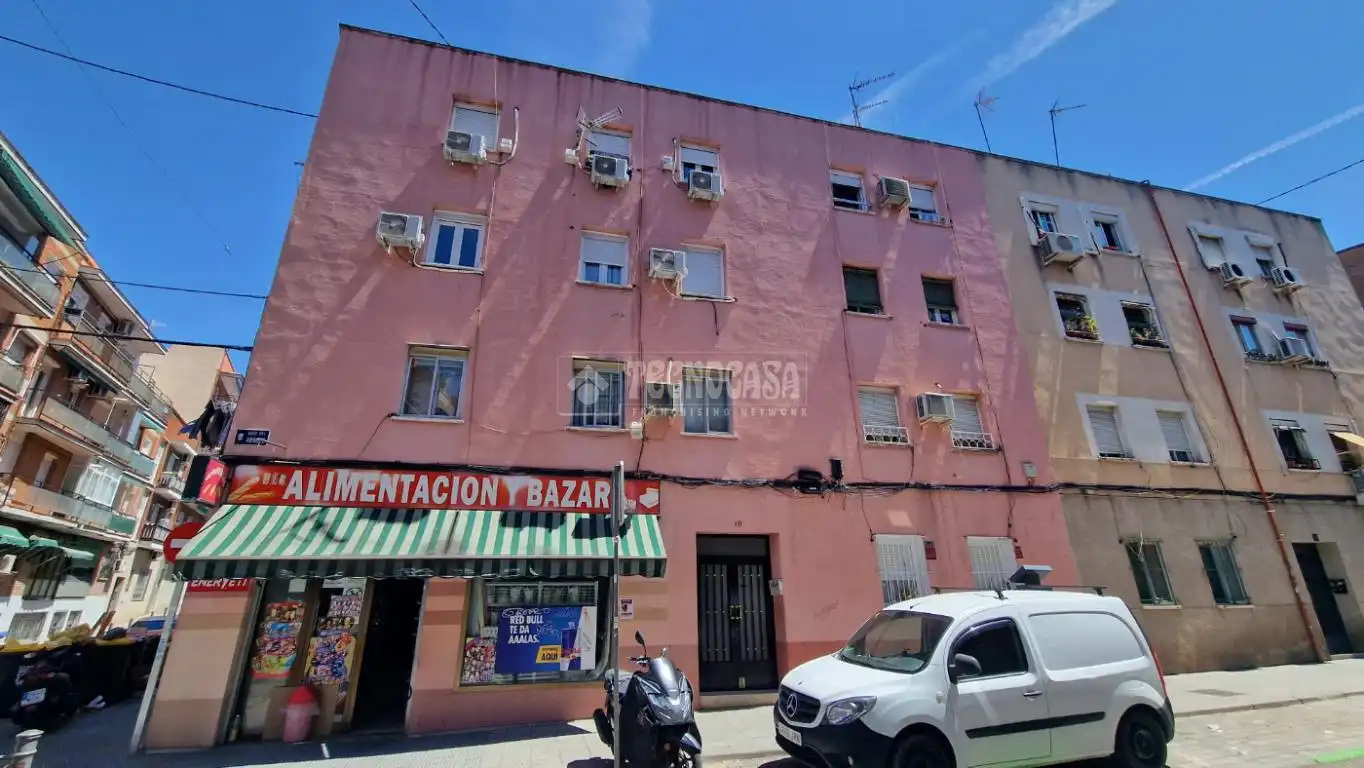Vista exterior de Piso en venta en Madrid