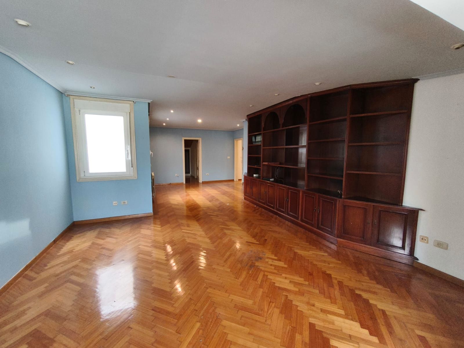 Sala d'estar de Pis en venda en Ourense Capital  amb Calefacció, Parquet i Forn