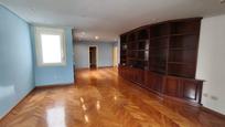 Living room of Flat for sale in Ourense Capital   with Heating, Parquet flooring and Oven