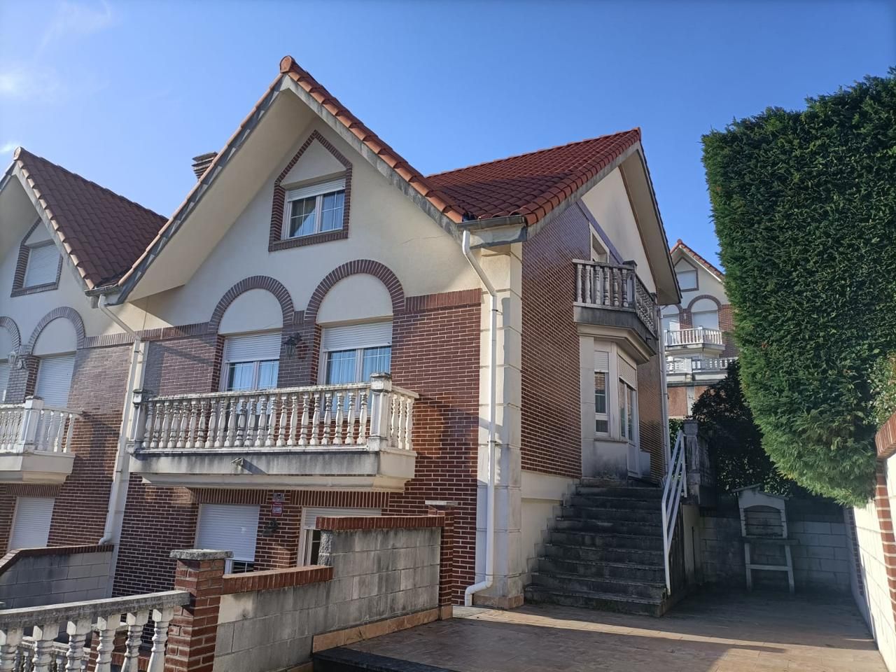 Exterior view of Single-family semi-detached for sale in Castro-Urdiales  with Heating, Private garden and Terrace