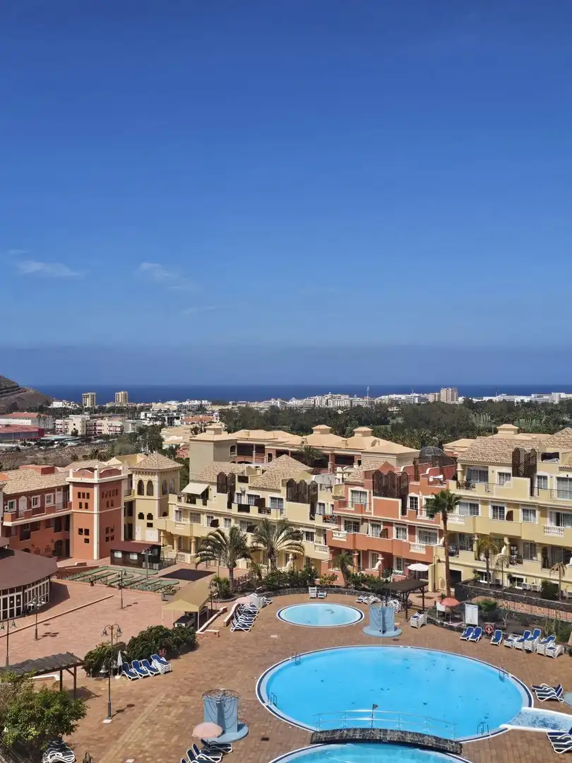 Vista exterior de Ático en venta en Arona con Jardín privado, Terraza y Piscina comunitaria