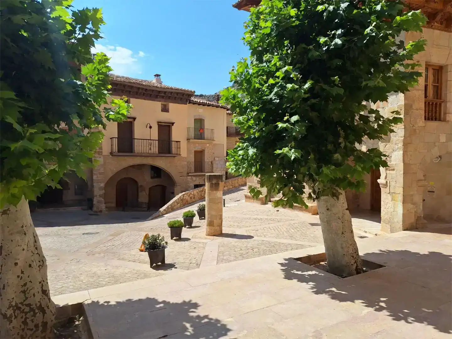 Vista exterior de Pis en venda en Molinos amb Moblat i Balcó