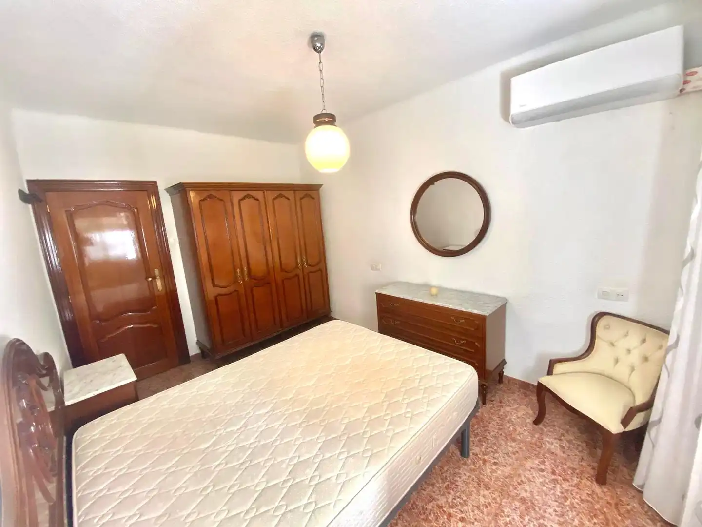 Bedroom of Flat for sale in Granada  with Furnished and Balcony