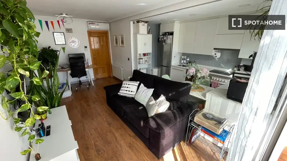 Sala d'estar de Pis de lloguer en  Madrid Capital amb Aire condicionat, Calefacció i Moblat