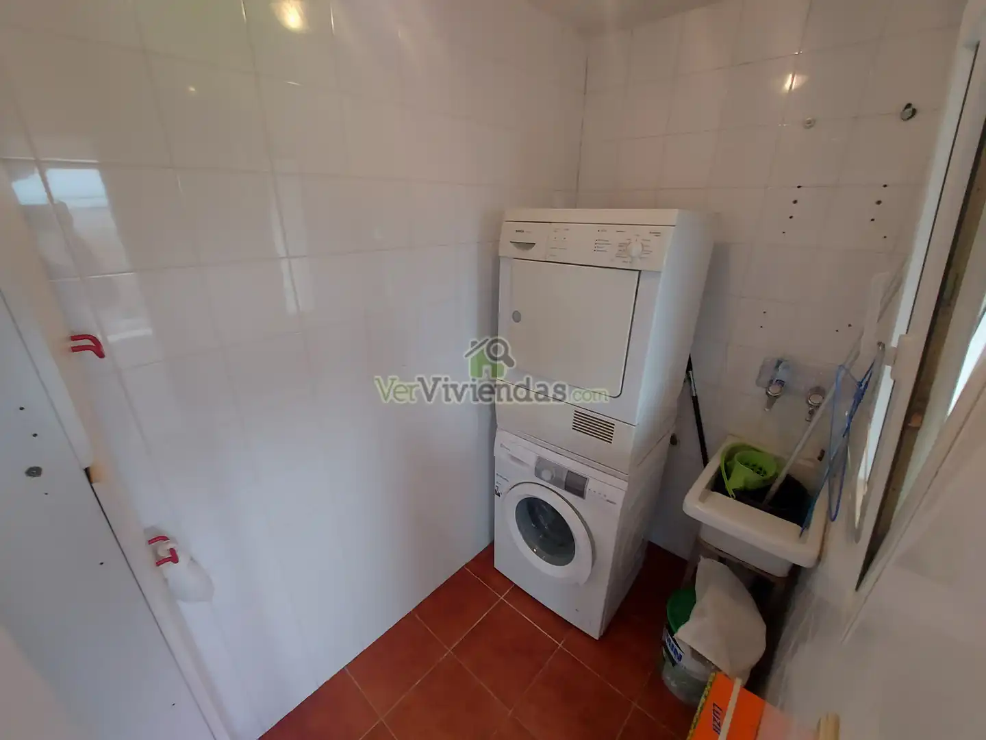 Baño de Casa adosada en venta en Sant Llorenç d'Hortons con Aire acondicionado, Calefacción y Jardín privado