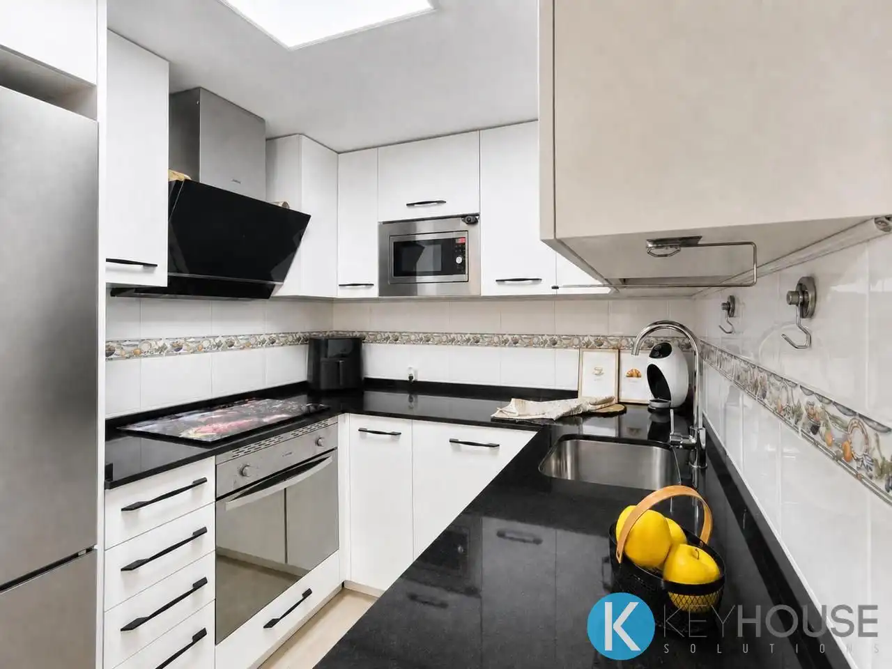 Cocina de Casa adosada en venta en Villalbilla con Aire acondicionado, Calefacción y Jardín privado