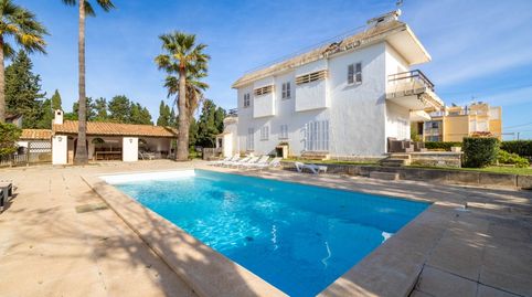 Chalet adosado con piscina comunitaria en venta en Puerto Pollensa, Mallorca