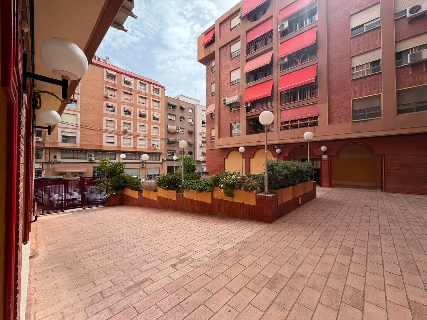 Vista exterior de Pis en venda en Alicante / Alacant amb Aire condicionat, Moblat i Forn