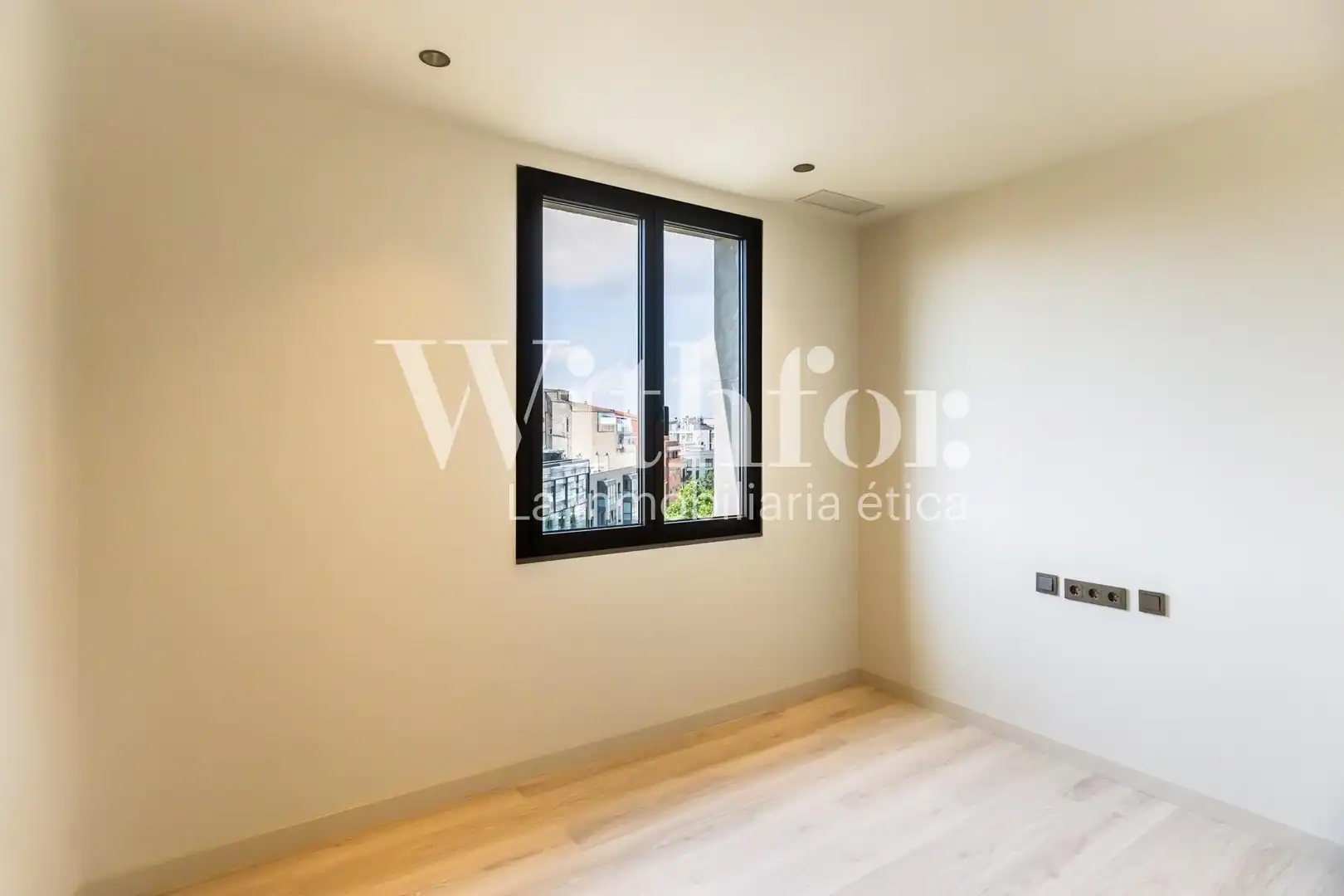 Habitación de Ático en venta en Barcelona con Calefacción, Terraza y Balcón