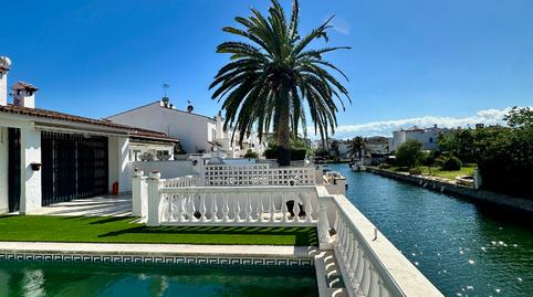 Foto 2 de Casa adosada en venda a Cap Ras - Creus - Falconera, Girona