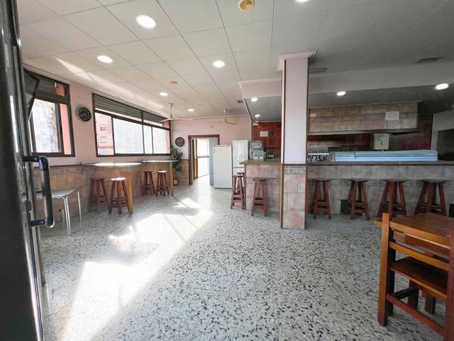 Local comercial en Venta en El Palau - Escorxador