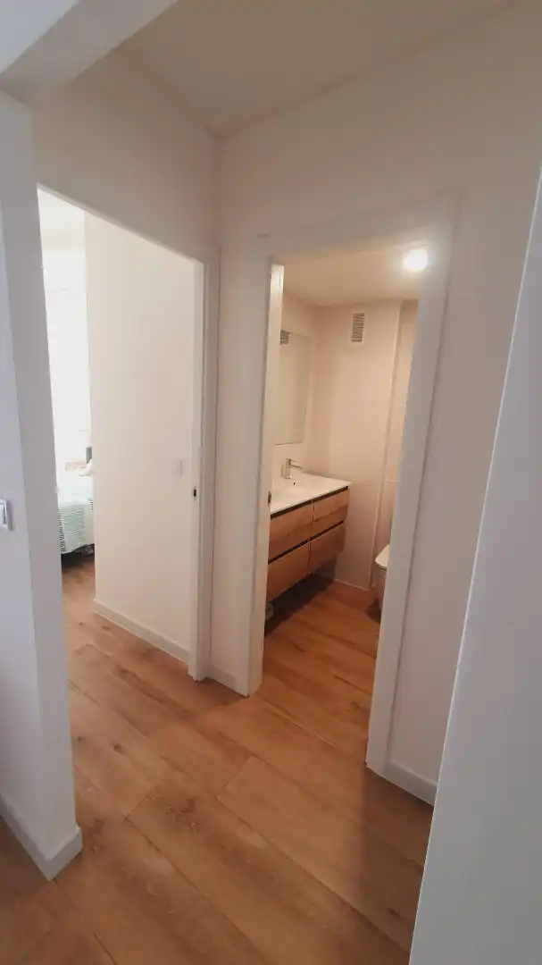Baño de Piso de alquiler en Alicante / Alacant con Aire acondicionado, Calefacción y Terraza
