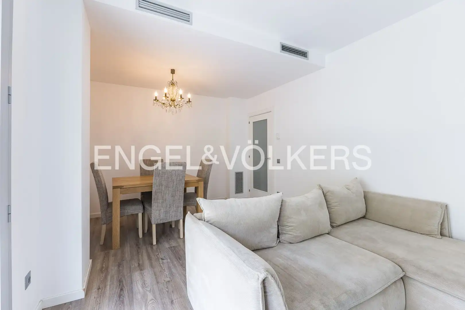 Living room of Flat for sale in Esplugues de Llobregat  with Air Conditioner, Heating and Private garden