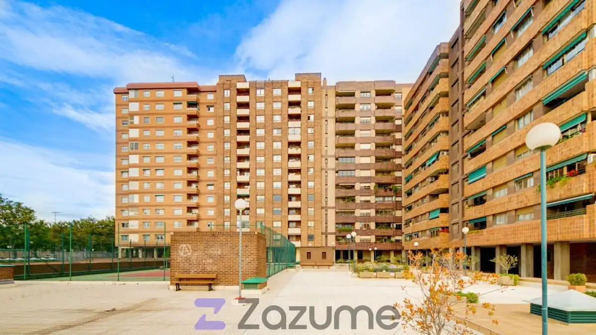 Vista exterior de Pis de lloguer en Zaragoza amb Aire condicionat, Calefacció i Jardí privat