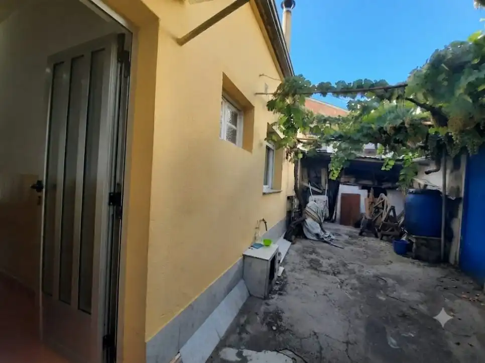 Vista exterior de Casa o xalet en venda en Ponferrada amb Jardí privat, Traster i Moblat