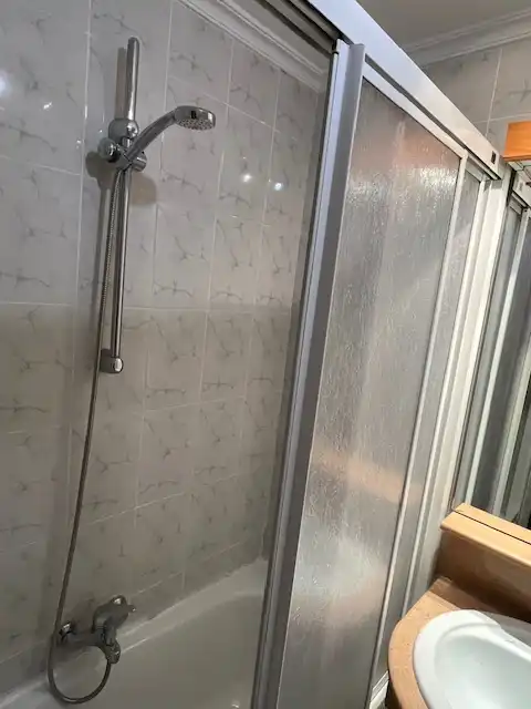 Baño de Piso de alquiler en Santa Cruz de Bezana con Calefacción, Trastero y Amueblado
