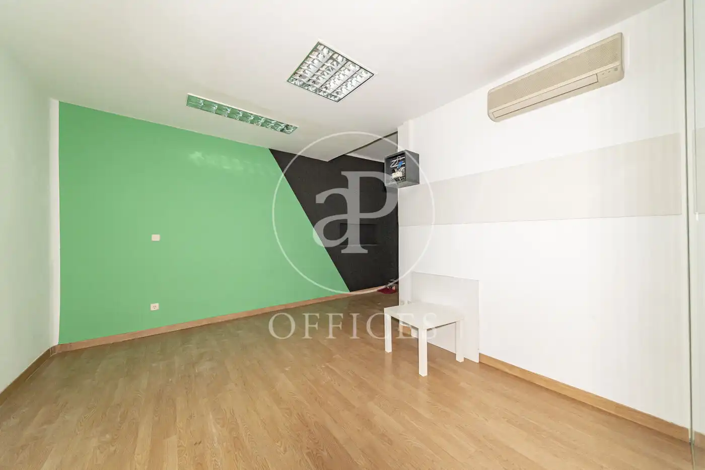 Office for rent in Madrid  with Air Conditioner