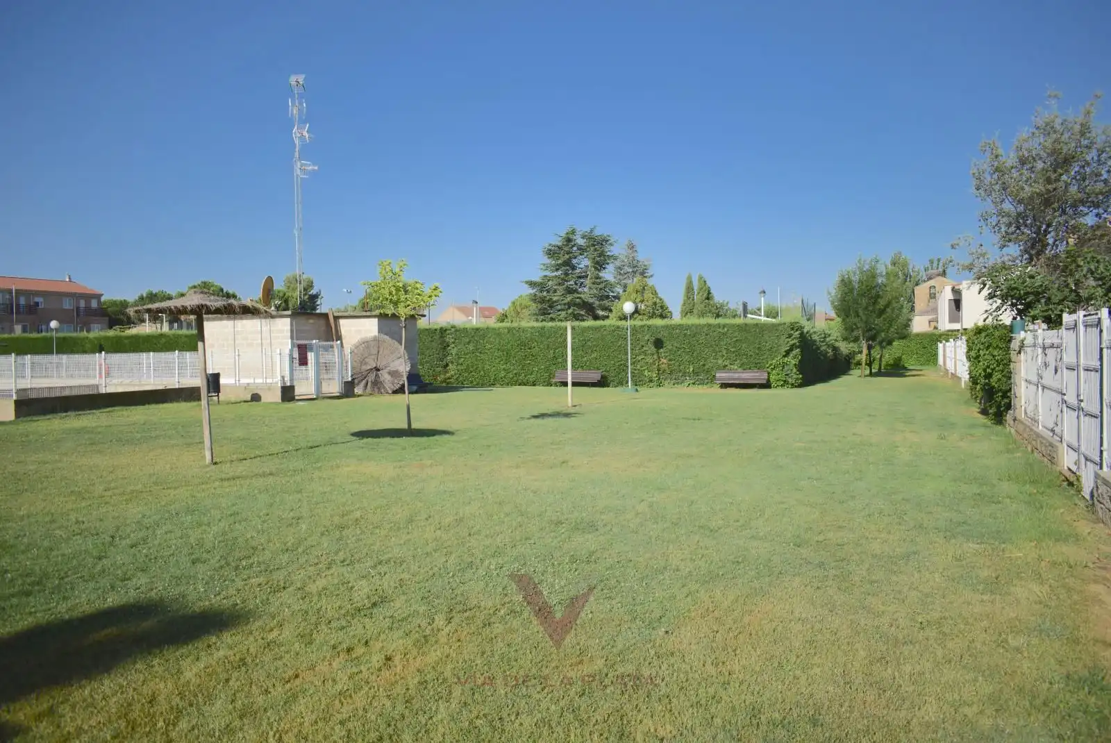Jardín de Casa adosada en venta en Monterrubio de Armuña con Calefacción, Jardín privado y Parquet