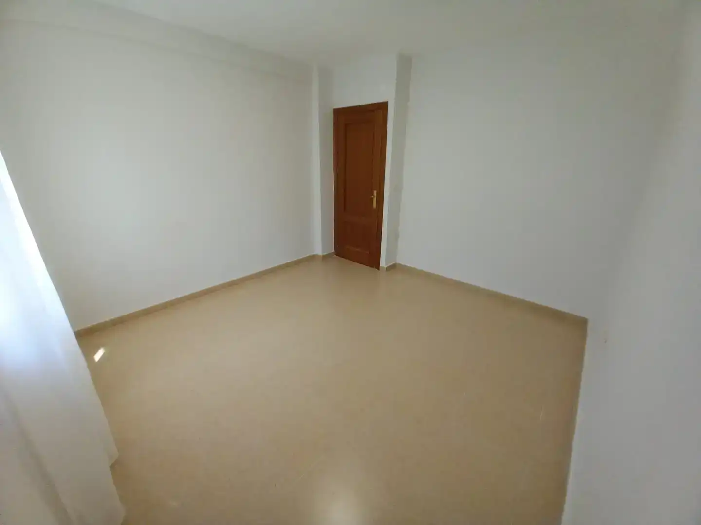 Bedroom of Flat for sale in  Sevilla Capital  with Air Conditioner and Balcony