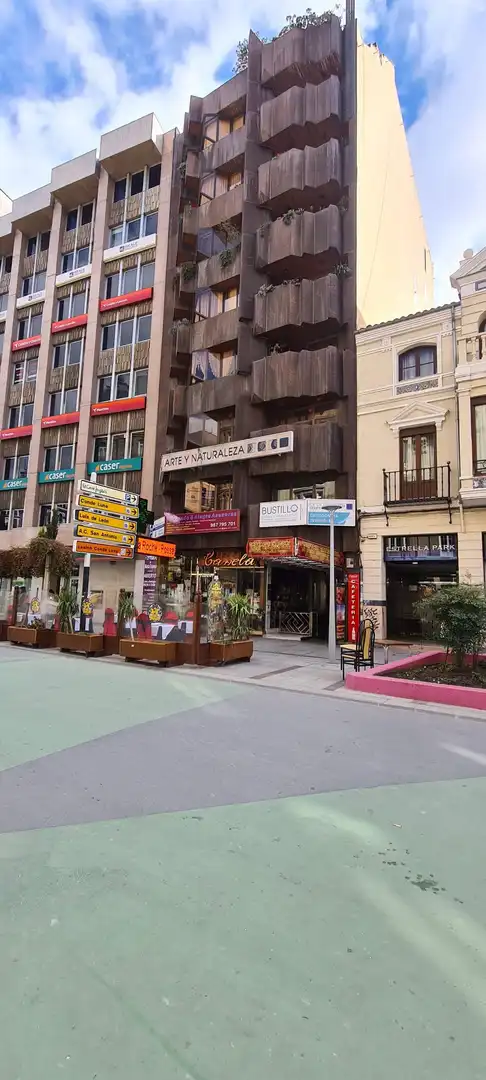 Apartamento con ascensor en venta en Avenida Ordoño II 16, imagen 2