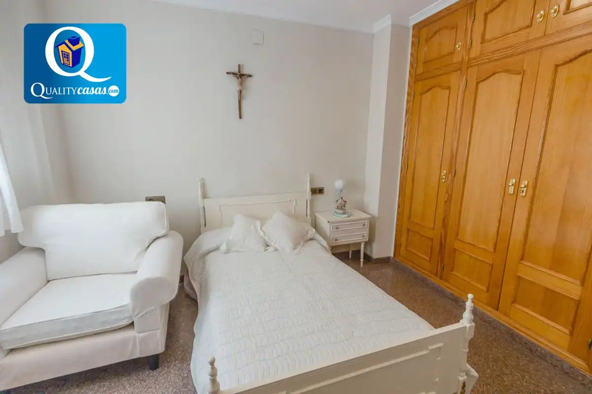 Habitación de Casa o chalet en venta en Villena con Calefacción, Terraza y Trastero