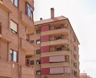 Exterior view of Flat for sale in Alcalá de Henares  with Air Conditioner, Heating and Terrace