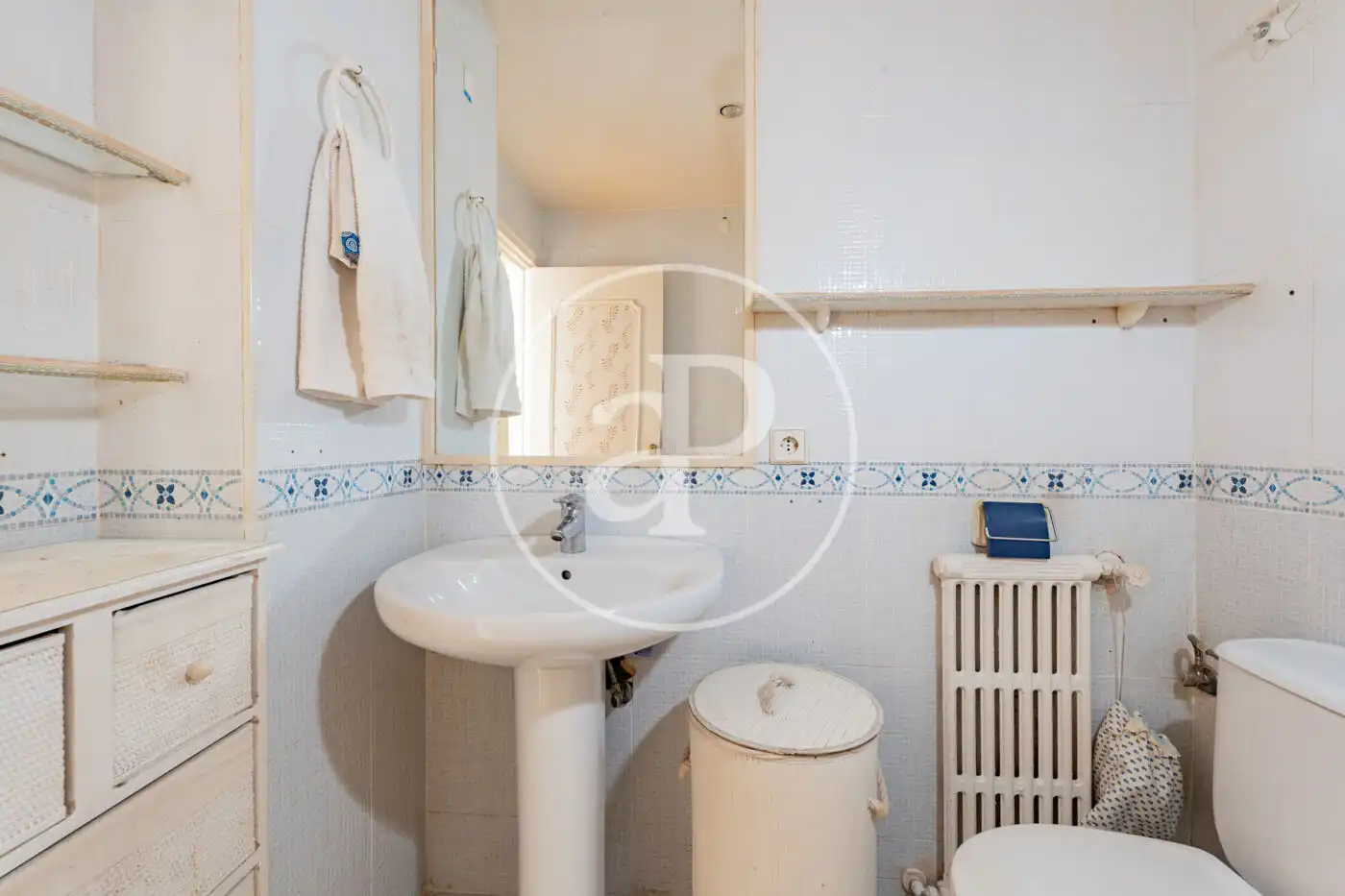 Baño de Piso en venta en Madrid con Calefacción, Terraza y Balcón
