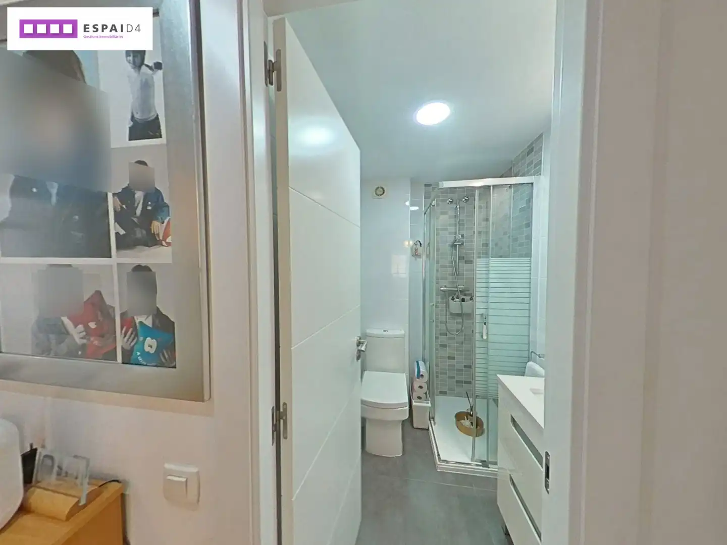 Baño de Piso en venta en Ripollet con Aire acondicionado, Calefacción y Terraza