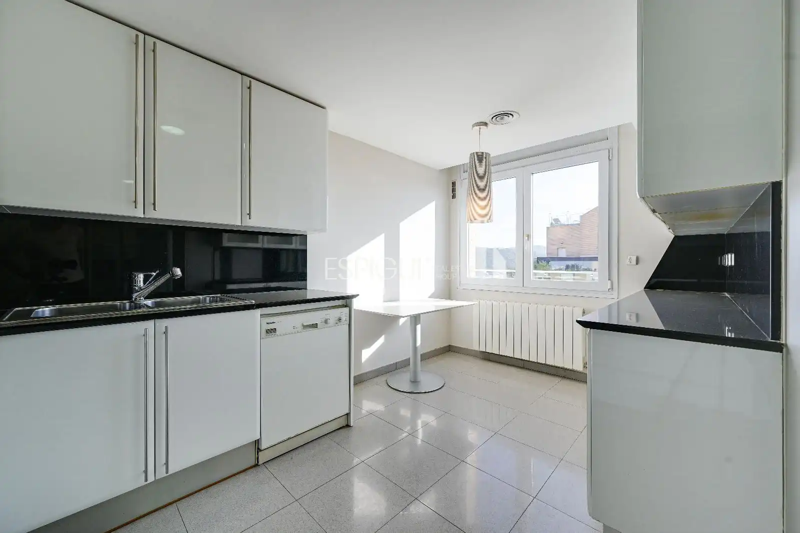 Kitchen of Attic for sale in Girona  with Air Conditioner, Heating and Terrace