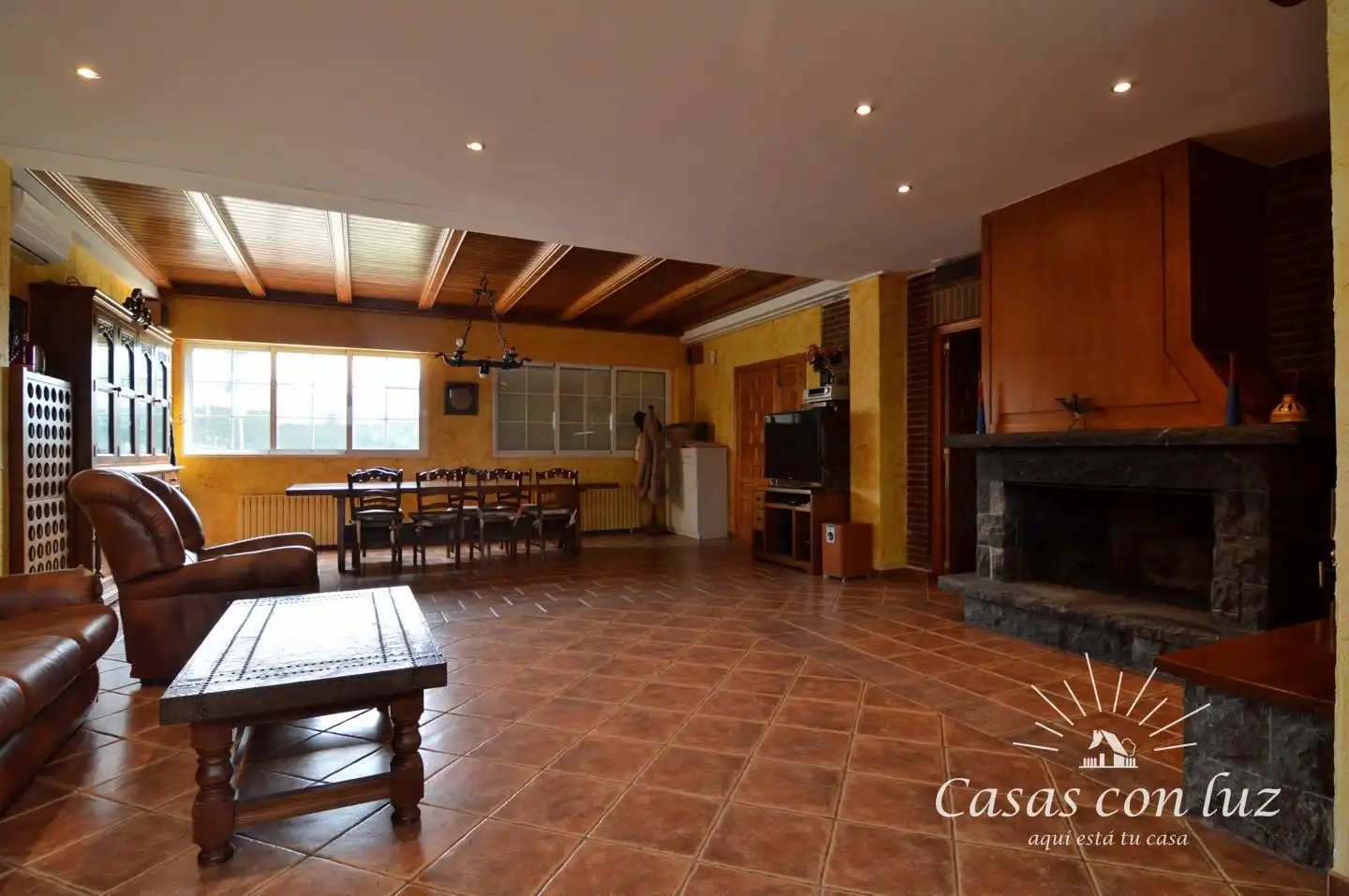 Sala d'estar de Casa o xalet en venda en Zaragoza amb Aire condicionat, Calefacció i Jardí privat